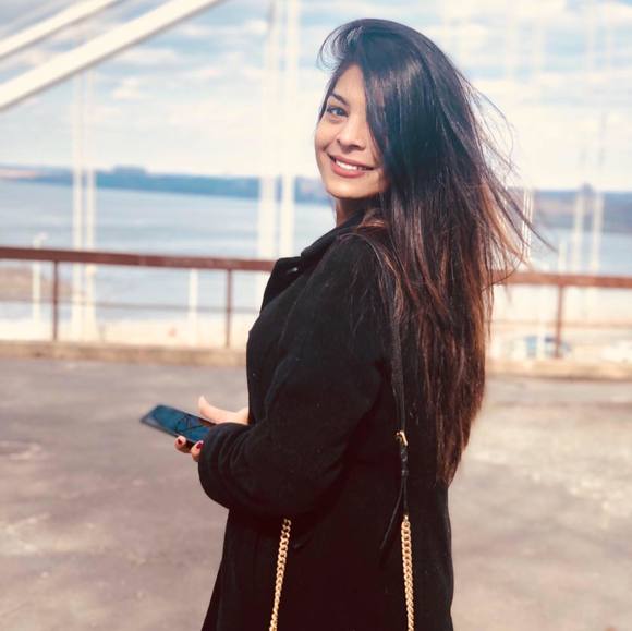 Profile Picture of Pooja Puwar solanki (@pooja45) on Poshmark