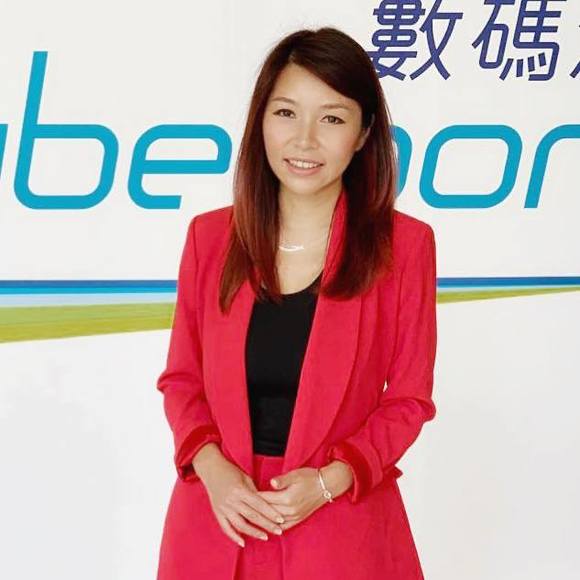 Profile Picture of Qing Li (@qing0325) on Poshmark