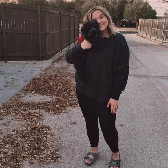 Profile Picture of Maya Bergeron (@mayabergeron) on Poshmark