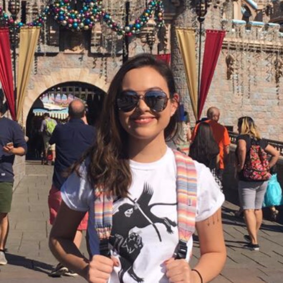 Cassie Wegeng - Poshmark Profile Picture of Cassie Wegeng (@cassiemw) on Poshmark