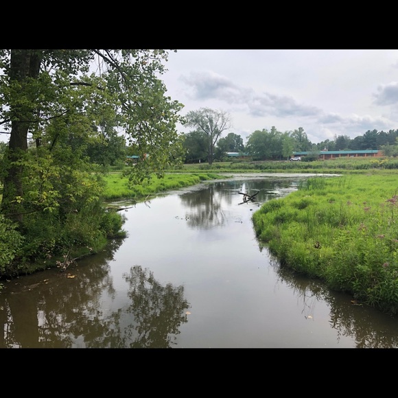 Profile Picture of Sydney Larmee (@sydlarmee) on Poshmark