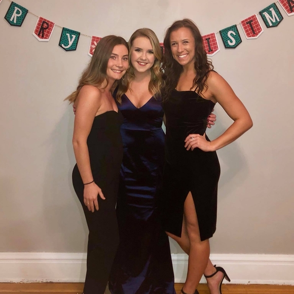 Profile Picture of Kate Magee (@katemagee14) on Poshmark