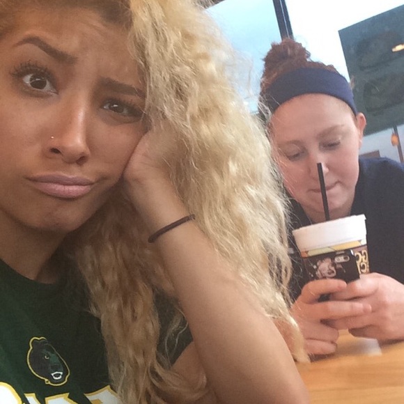 Profile Picture of Yesenia Campos (@senia5) on Poshmark