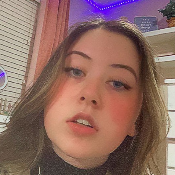 Profile Picture of Taylor Chidester (@taylorshea_07) on Poshmark