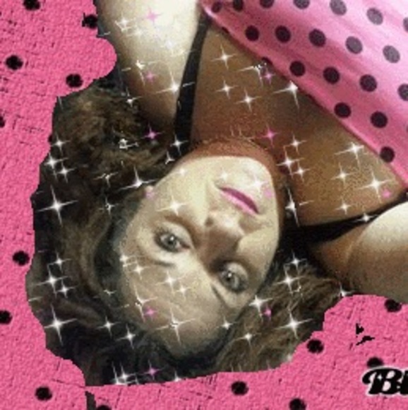 Profile Picture of Shellene Wilkerson (@shellenewilkers) on Poshmark