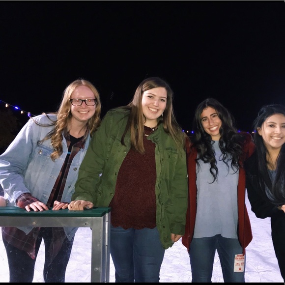 Profile Picture of Cat Curcuru (@catcurcuru) on Poshmark