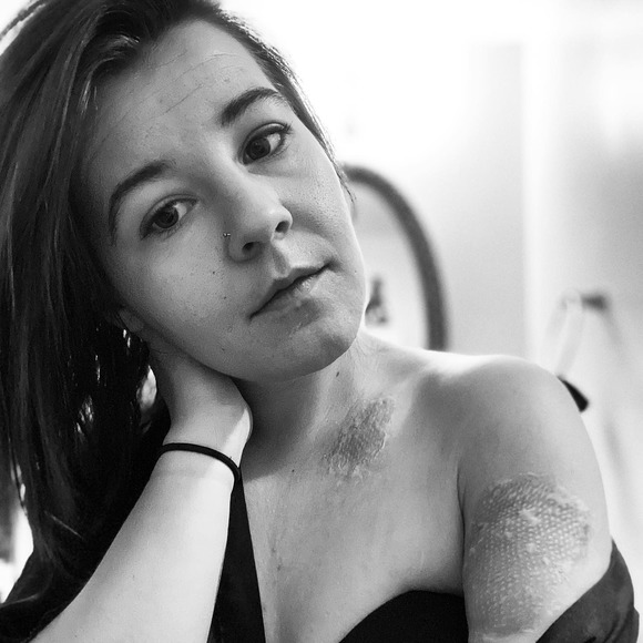 Profile Picture of Miley Eckhart (@mileynoel2398) on Poshmark