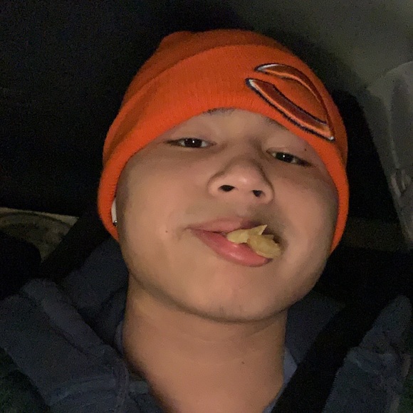 Profile Picture of Soe Lwin (@soelwin) on Poshmark