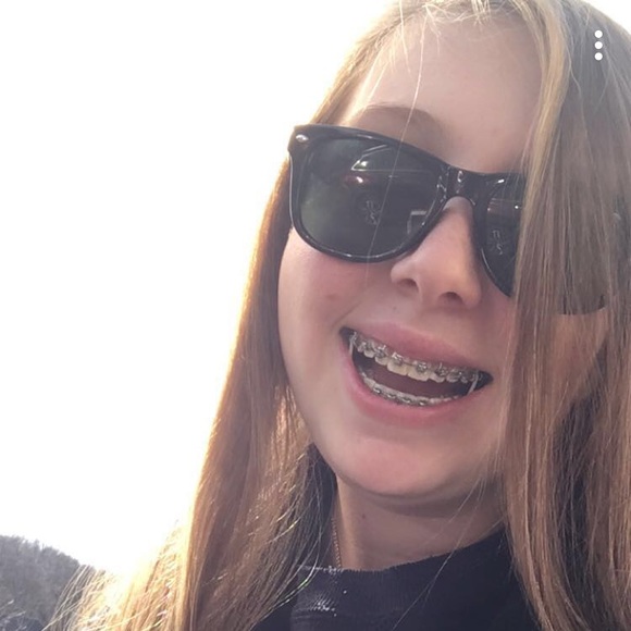 Profile Picture of Samantha Mora (@smora1127) on Poshmark