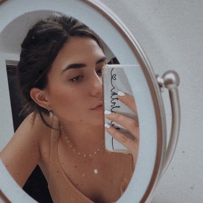 Profile Picture of Elizabeth Otero (@elizabethoterom) on Twitter