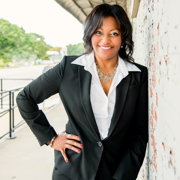 Profile Picture of Ajeenah Hayes (@ajeenahanthony) on Poshmark