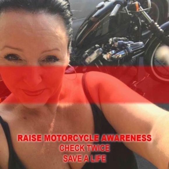 Profile Picture of Tanya Guzzardi (@harleysparkles) on Poshmark