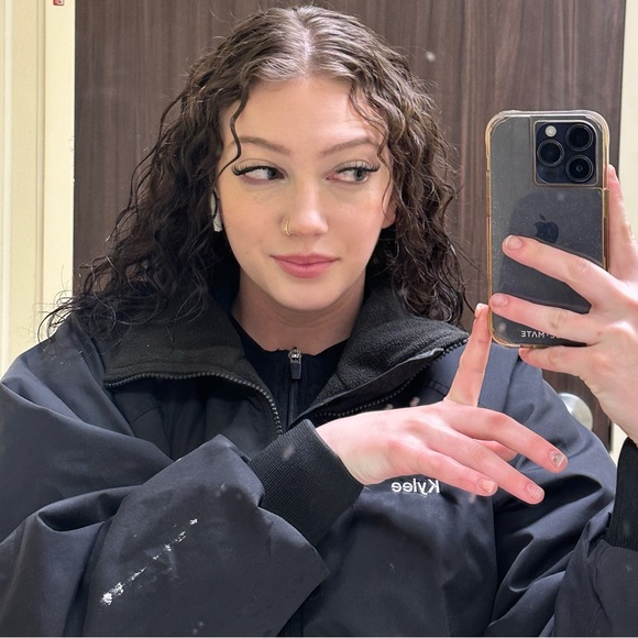 Kylee Simpson - Poshmark Profile Picture of Kylee Simpson (@kyleedancer) on Poshmark