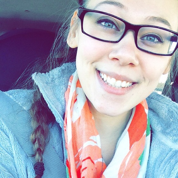 Profile Picture of Tiff Trefelner (@tifftreff) on Poshmark