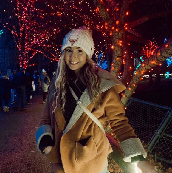 Profile Picture of Katie Knill (@knill16) on Poshmark