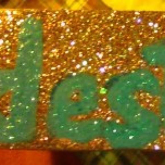 Nikki Carmony - Poshmark Profile Picture of Nikki Carmony (@nikmccar) on Poshmark