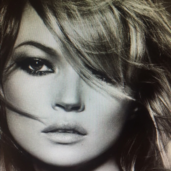 Profile Picture of Stephanie Shamon (@stephanie32989) on Poshmark