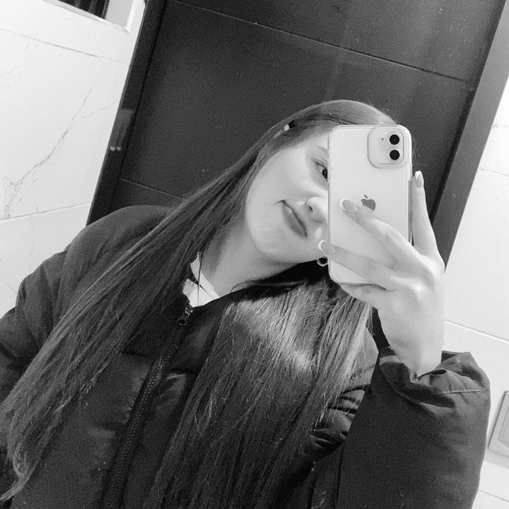 Profile Picture of 𝑺𝒄𝒂𝒓𝒍𝒆𝒕𝒕 (@sscarlanderos) on Tiktok