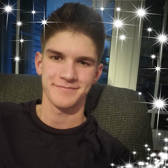 Profile Picture of Josiah Hostetler (@josiahhostetler) on Poshmark