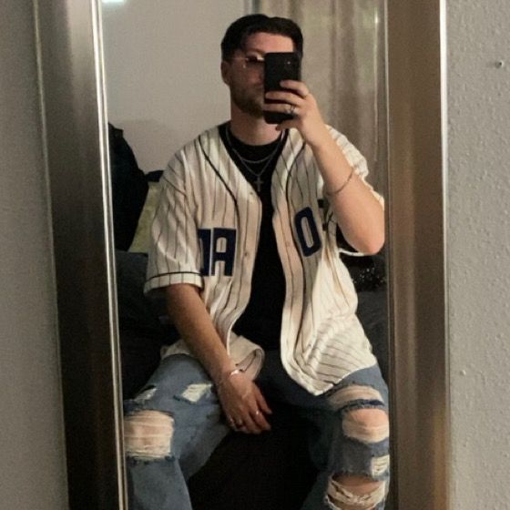 Profile Picture of erikrude (@erikrude) on Tiktok