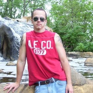 Profile Picture of Robbie Day (@rgd102903) on Myspace