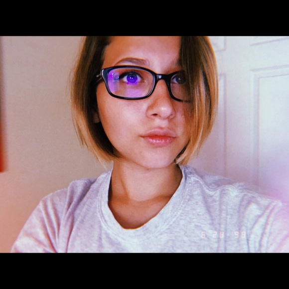 Profile Picture of Jacey Webber (@jaceyyyy195) on Poshmark