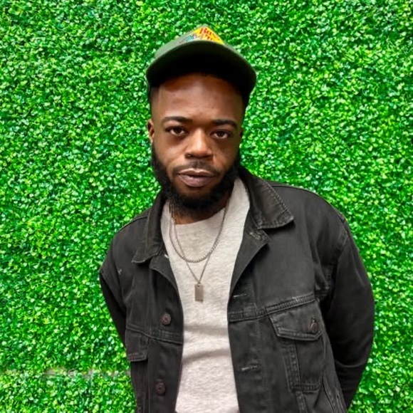 Profile Picture of David Reaves (@davidreaves93) on Poshmark