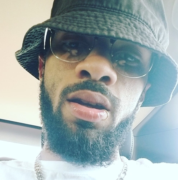 Profile Picture of Kevin Pivalo (@kingxsosa) on Poshmark