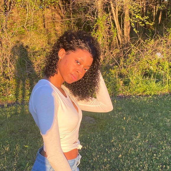 Profile Picture of Jasmine Wiggins (@jazzbaby3o) on Poshmark