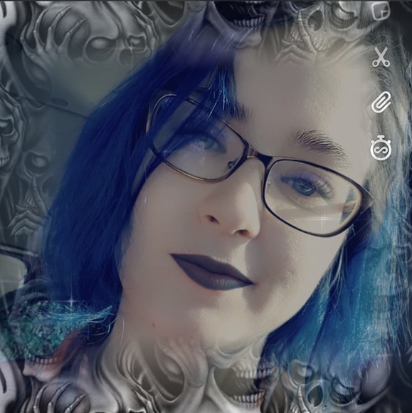 Profile Picture of Bobbie Carter (@bobbiejo1610) on Poshmark