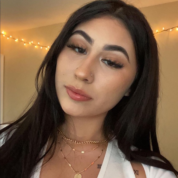 Profile Picture of Cynthia Villarreal (@cynthiavilla759) on Poshmark