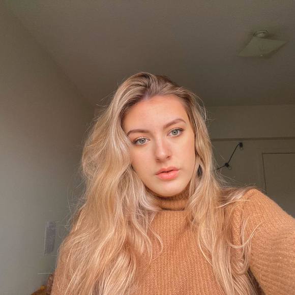 Profile Picture of Audrey Létourneau (@audreyl2013) on Poshmark