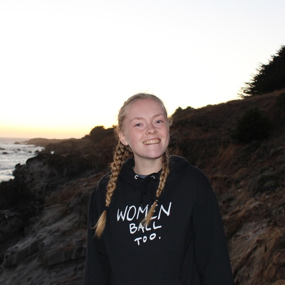 Profile Picture of Zara Replinger (@zara_r) on Poshmark