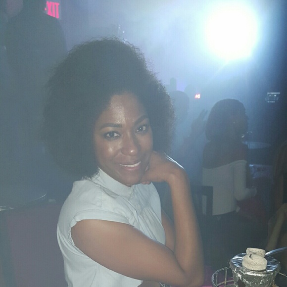 Profile Picture of Vanessa Alcantara (@lanegrava) on Poshmark