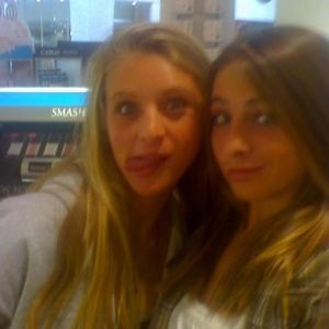 Profile Picture of Melina Cohen (@mbbeachgirljr) on Myspace