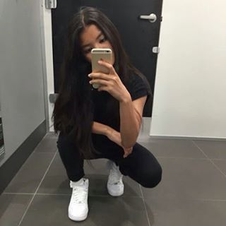 Profile Picture of Clarisse Pauntoy (@clarisse.pauntoy) on Facebook