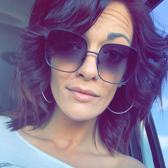 Profile Picture of Mallory Pintar (@mallorypintar) on Poshmark