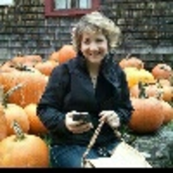 Profile Picture of Brianne Daigneault (@bridanomor) on Poshmark