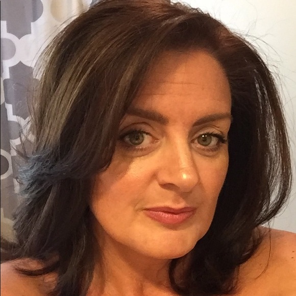 Profile Picture of Kim Curtis (@kyle11902) on Poshmark