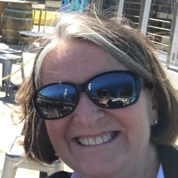 Profile Picture of Sharon Dehmlow (@sldehmlow) on Poshmark