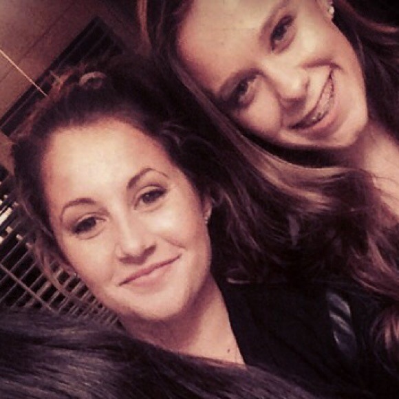 Profile Picture of Jenna Mould (@jennamould) on Poshmark