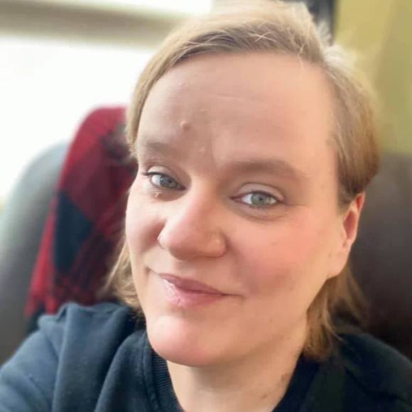 Profile Picture of Danyelle Allen (@bayslave) on Poshmark