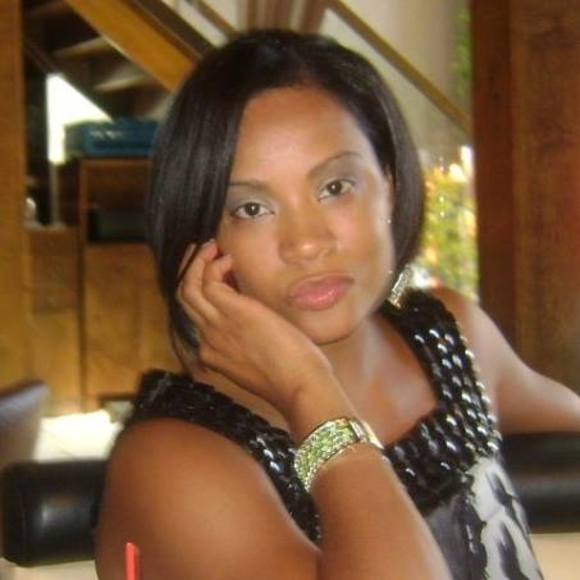 Profile Picture of Nadine Difiore (@nthomas33) on Poshmark