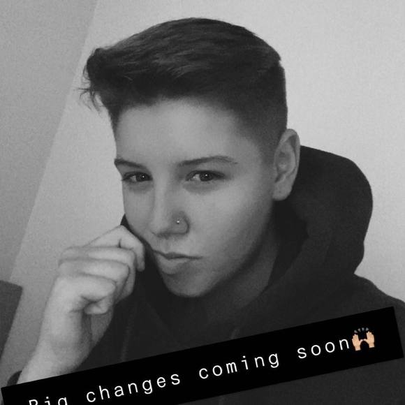 Profile Picture of Samantha Marciano (@samantham41) on Poshmark