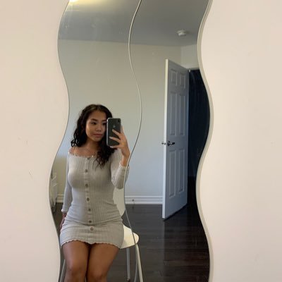 Profile Picture of Vanessa Dinh (@nessadinh) on Twitter