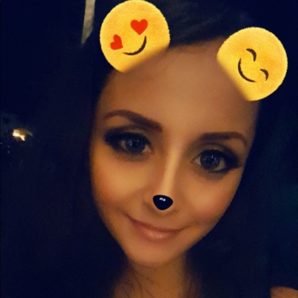 Profile Picture of Alexis Kalletta (@bestbabydeals) on Poshmark