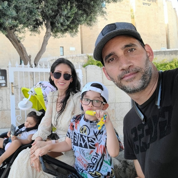 Evelyn Almakies - Poshmark Profile Picture of Evelyn Almakies (@evyalmakies) on Poshmark