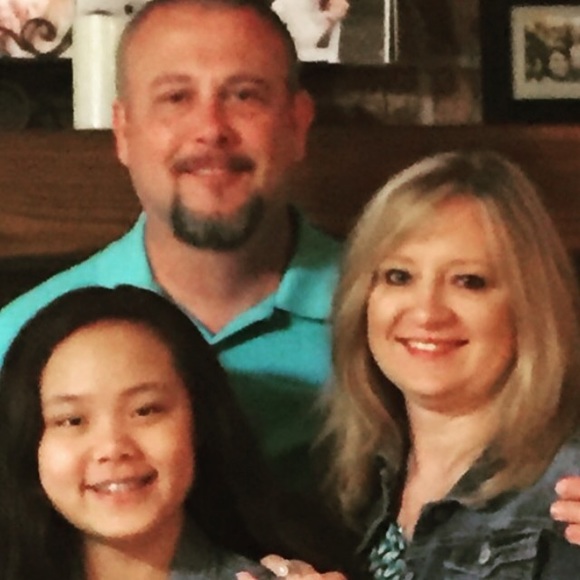 Profile Picture of Melissa Knowlton (@melmill68) on Poshmark