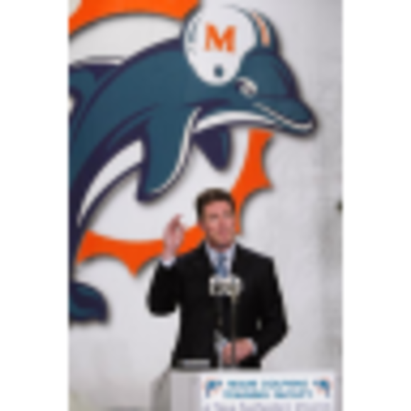 Profile Picture of David Angelotti (@davidangelotti) on Poshmark