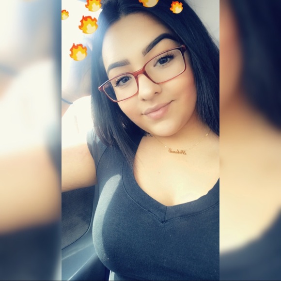 Profile Picture of Selena Moreno (@selenamoreno06) on Poshmark